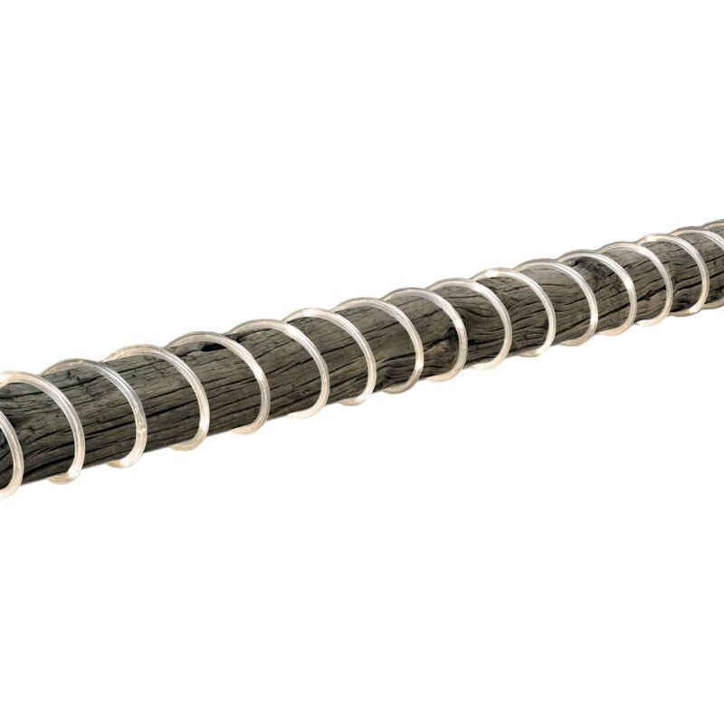 Ez a LED-es fényfüzér 5 méter hosszú és 1,3 cm átmérőjű. A csatlakozókábel 1,5 méter hosszú.