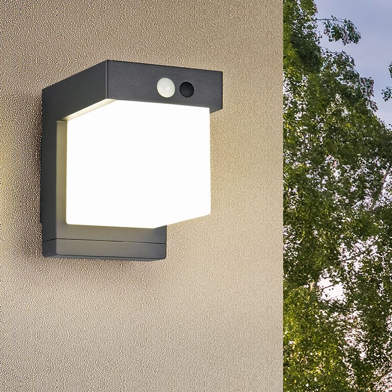 Fekete műanyag napelemes kültéri fali lámpa, Kadija, 5,5 W, 4000 K LED, IP44