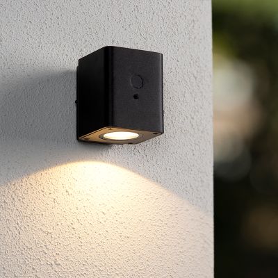 Fekete alumínium napelemes kültéri fali lámpa, Ramin, 1 W, 3000 K LED, IP54