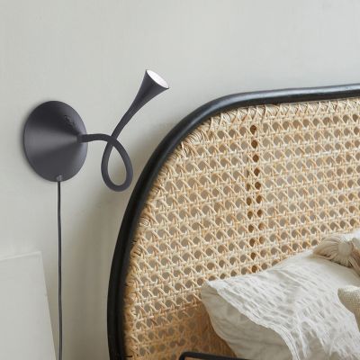 Fekete műanyag asztali lámpa, Yelaisa, 3 W, 3000 K LED, kapcsolóval